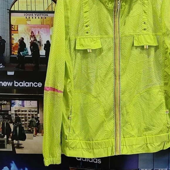 Beautiful Unisex Neon Windcheater Condition 9:10 - Picture 3 of 12